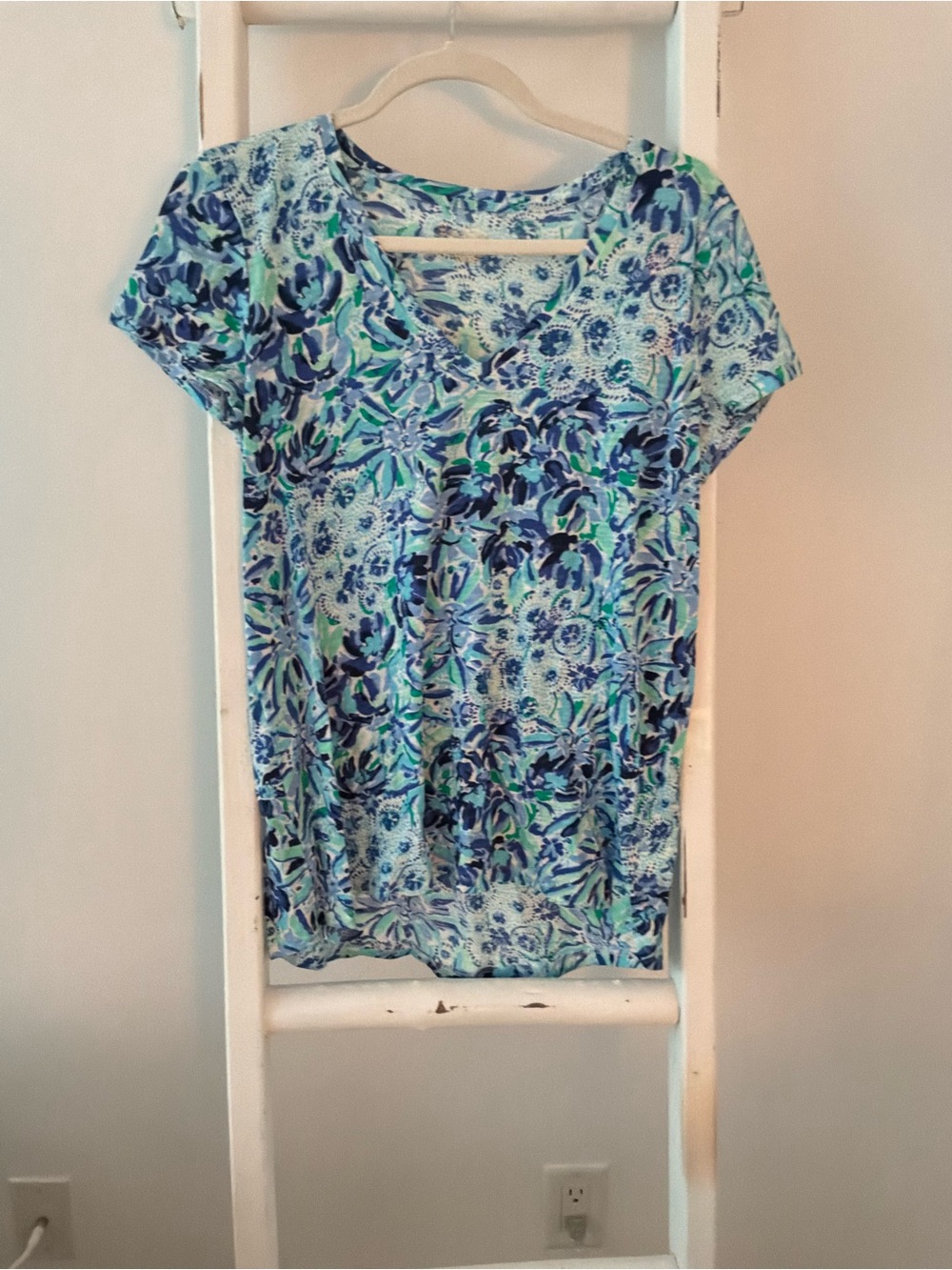 Lilly Pulitzer Floral V-Neck Short Sleeve Top in Blue and Green